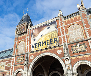 アムステルダム国立美術館で開催されたフェルメール展が幕を閉じる。 同美術館の過去最高の入場者数、65万人を記録。見逃した人はこの展覧会が疑似体験できる無料のオンラインツアーも引き続き好評。