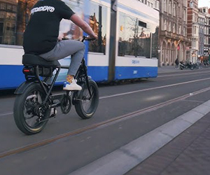 アムステルダム、ファットバイクの車両登録と使用するための最低年齢要件を検討中。