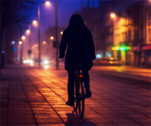 オランダのアムステルダムで起きた自転車で深夜に帰宅中の17歳リサ殺害事件。犯人は難民受け入れ施設に滞在中の男。女性の夜間の安全確保や移民・難民政策に関する議論を巻き起こし、現在も強い社会的関心を呼んでいる。